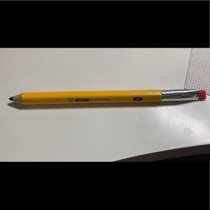 Sephora x Moschino angle brush